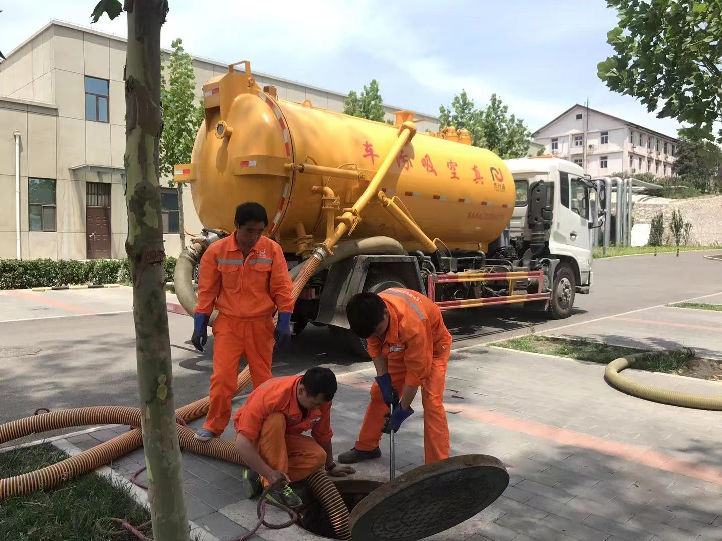 大祥化粪池清理与5-8吨吸粪车施工效率分析